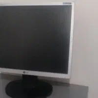 مانیتور ۱۷ اینچ در حد نو
