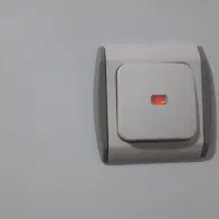 مغازه ۵۰ متری اول مدرس پایین چهاراه فاطمی زیرقیمت