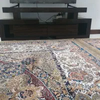 میز تلویزیون و دلاور