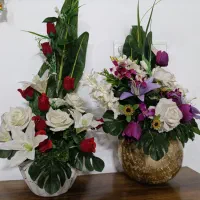 گل مصنوعی و گلدان  ۴۰۰