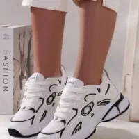 نیم بوت زنانه و.کتونی اسپرت|کیف، کفش، کمربند|خرمآباد, |دیوار