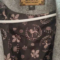 پالتو فوتر|لباس|رباط‌کریم, رباط‌کریم|دیوار