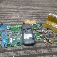 برد گوشی،فلت،خازن،رله و باتری جهت استخراج