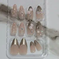 ناخن مصنوعی