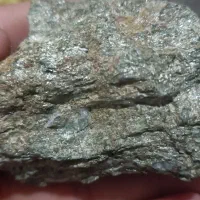 سنگ قیمتی با رگه نقره وطلا