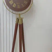 ساعت ۳پایه چوبی