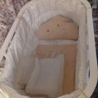 واگذاری تخت با تعدادی لباس بچه ۱تا ۲سال