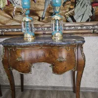 کنسول ،چوب و برنز کوب میباشد
