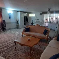 خانه آپارتمانی طبقه دوم راه مشترک