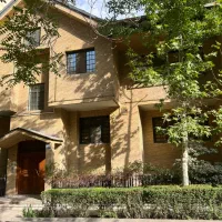 قیطریه۴۴۵ متر زمین ۷۵۰متربنا مستغلات به قیمت کلنگی