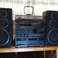 یک دستگاه رادیو ظبط سونی باگرام