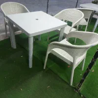 میز وصندلی ۴نفره پلاستیکی