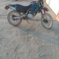 یک عدد متور سیکلت تریل ۲۵۰