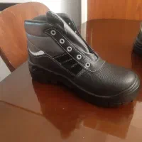 کفش کار کاملا نو