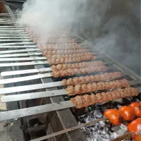 کباب زن و شاگرد ماهر ونیمه ماهر