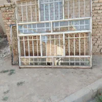 درب و پنجره آهن
