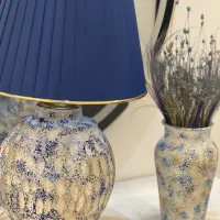 آباژور و گلدان