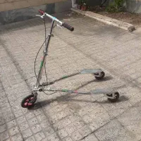 اسکوتر سه چرخه ترمزدار دستی