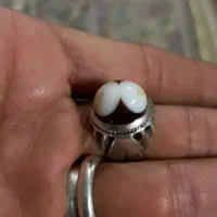 باباقوری دو چشم زمینه تیره