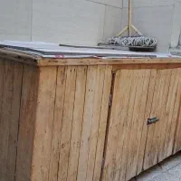 تخت وکمد چوبی بزرگ