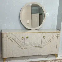 آیینه و کنسول