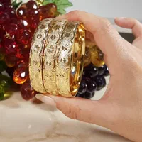 النگو روس خارجی. مشابه طلا