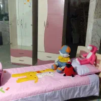 یک تخت نوجوان