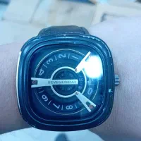 ساعتseven friday