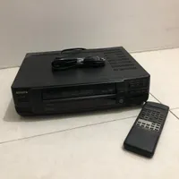 یک دستگاه cd مارک ال جی ویک دستگاه ویدئو
