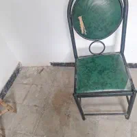 تعدادی وسایل دفتری برای یک دفتر کار بسیار ساده