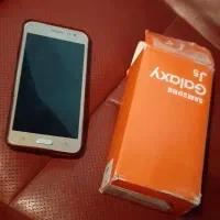 سامسونگ گلکسی J5 و آیفون اپل se