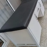 تخت کمددار آرایشگاهی