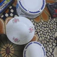 چندسرویس کریستال وچینی جنس قدیم وخوب|ظروف سرو و پذیرایی|نورآباد, |دیوار