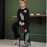 تعدادی لباس نو بچگانه