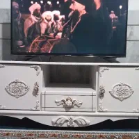 میز تلویزیون در حد نو