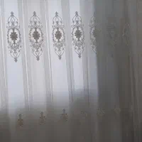 پرده همراه کتیبه و میل پرده