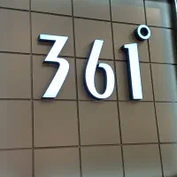 فروشنده فروشگاه