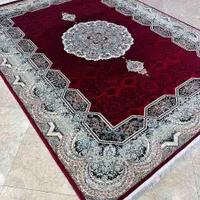 لاکی و قرمز