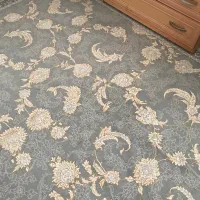 یک عدد فرش طوسی روشن