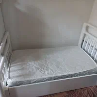 تخت مناسب تا ۵سال همراه با تشک
