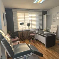 پزشک عمومی با تجربه تزریقات زیبایی