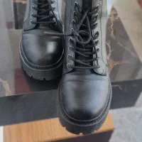 بوت مردانه|کیف، کفش، کمربند|رباط‌کریم, رباط‌کریم|دیوار