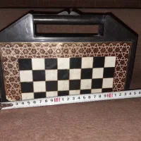 بازی شطرنج و بازی دوز در یک وسیله با جابجایی راحت