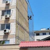 کار در ارتفاع و نصب ایزوگام بدون جرثقیل و داربست