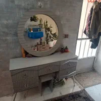 میز آریش و آیینه