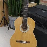 گیتار|گیتار، بیس، امپلیفایر|لاهیجان, انقلاب|دیوار