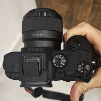 دوربین a7iii به همراه لنز 50 در حد نو
