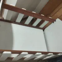 گهواره و تخت کنار مادر