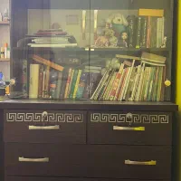 دراور و کتابخانه بسیار تمیز و سالم ریل ثاچمه ای