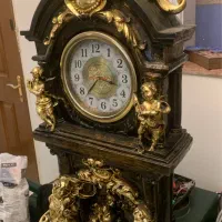 ساعت ایستاده آبنمادار با تابلو